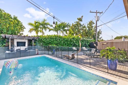 Westchester House | LUX Home with Heated Pool near Calle Ocho & MIA Airport