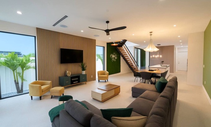 Harbordale House | Lux Jungle Haven Close to Port Everglades & Beach