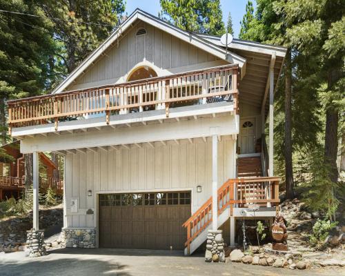 Truckee House | Lux Leisure Game Room & More