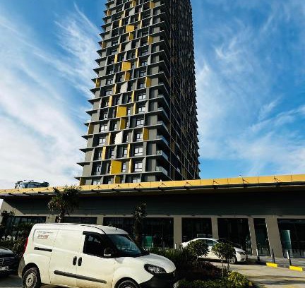 Bagcilar Apartment | Lux Residence Next to Outlet in High Floor 26