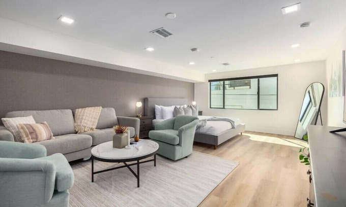 South Scottsdale Condo | LUX Scottsdale Studio | Old Town | Walk Everywhere