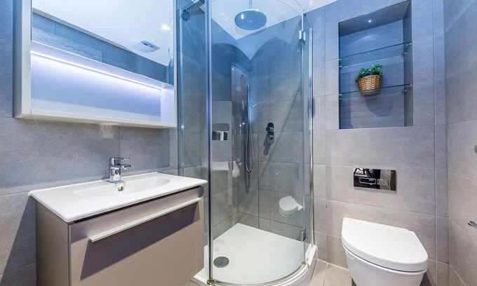 Vincent Square Apartment | Lux St James Apartment Terrace Central London FREE WIFI - by City Stay London