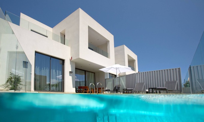 Kato Galatas Villa | Lux villa ★ Beach at 150mt ★ Sea View ★ 2 Pool ★ 20 sleeps