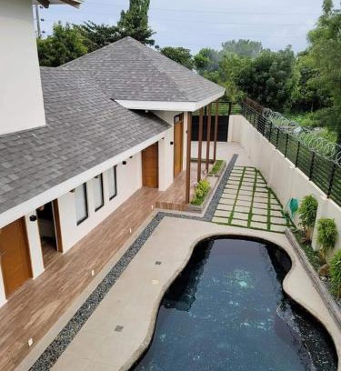 Maribago Villa | Lux7 Pool Villa