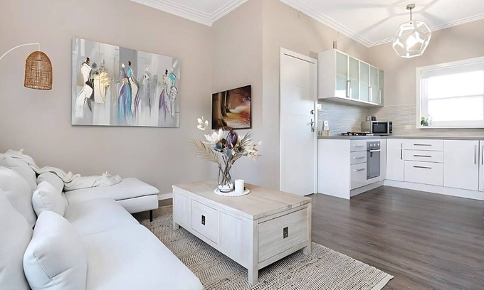 Wollongong CBD Apartment | Luxe 2 Bed Apartment - Walk To Beach - Wollongong
