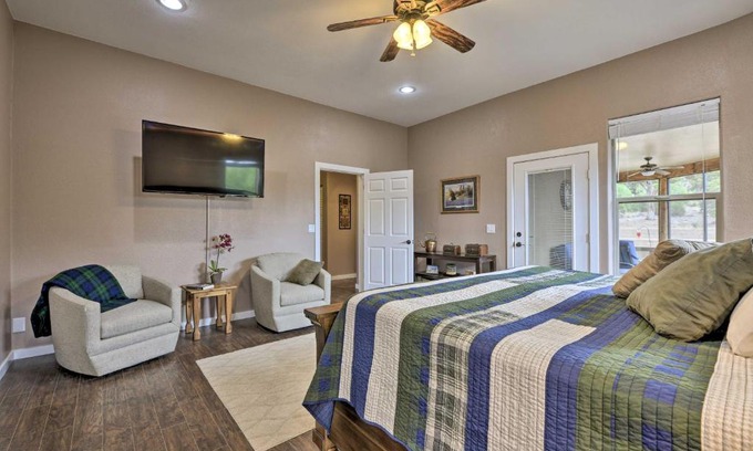 Mancos House | Luxe 5-Acre Mancos Home about 1 Mi to Mesa Verde