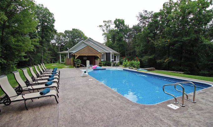 Rockbridge Cabin | Luxe 6-bedroom Lodge - Seasonal Pool, Theater Room, Short Drive to State Parks