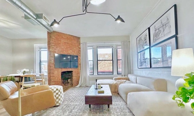 Pittsburgh Apartment | Luxe Bloomfield Penthouse | Central | Free Parking