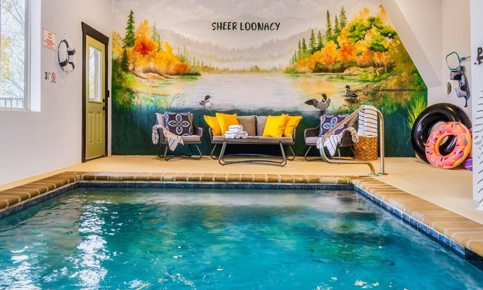 Pigeon Forge Cabin | Luxe Cabin Retreat | Pool, Hot Tub, Fall Views