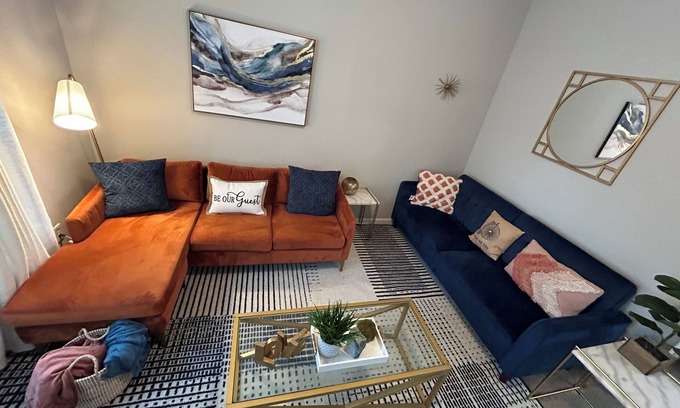 Lovejoy House | Luxe Central Suburban Retreat- close to speedway and airport