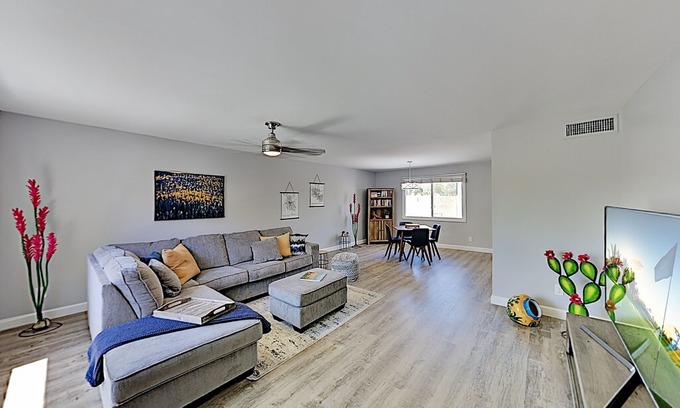 Chateau De Vie Four House | Luxe Chateau de Vie IV Townhome w/ Pool - Near Old Town & Chaparral Park!