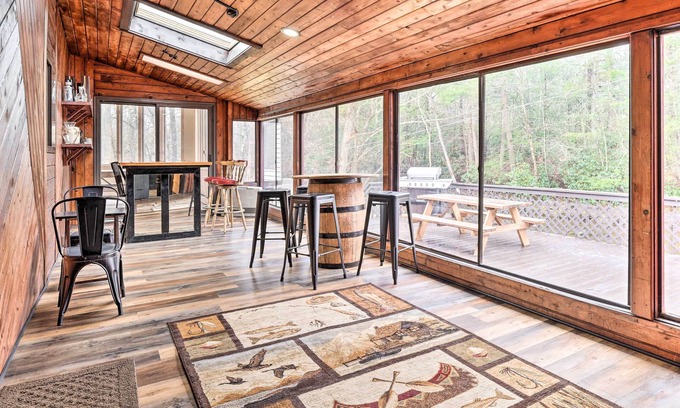 Canadensis Cabin | Luxe Cresco Lodge on Creek w/Movie Theater & Deck