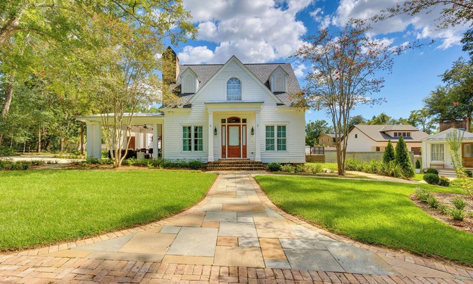Montrose House | Luxe Fairhope Home w/Covered Patio: Walk to Bay