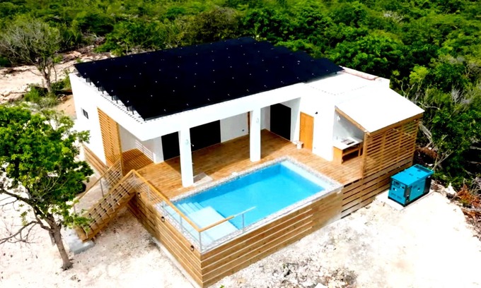 San Pedro Villa | Luxe Family-Friendly Villa Private Pool Steps to Secret Beach Sleeps 8
