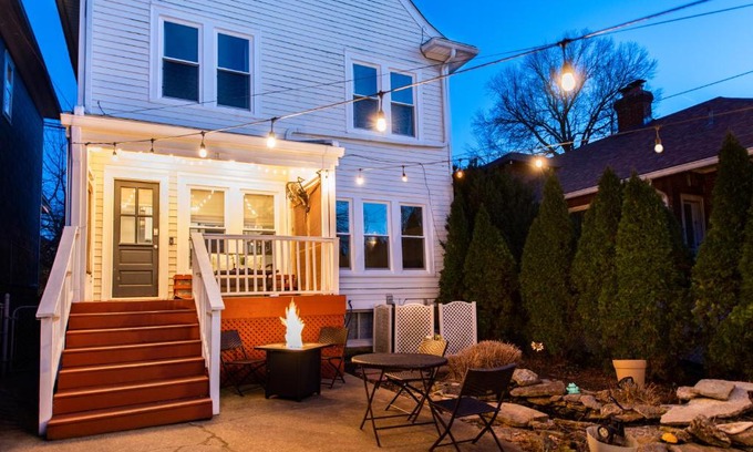 Deer Park House | Luxe Highlands Home! King BR~Fire Pit~Yard Games