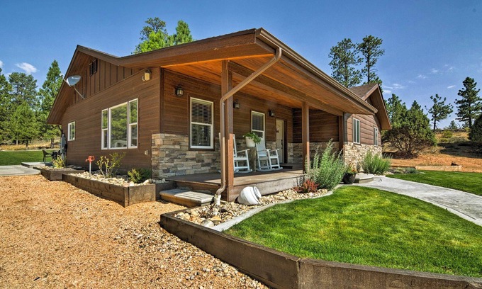Bryce Canyon Cottage | Luxe Home ~ 2 Mi to Bryce Canyon National Park!