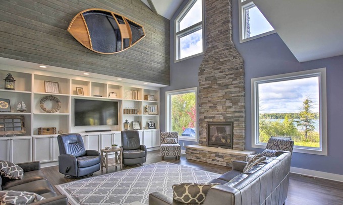 Maple City Cottage | Luxe Lakefront Escape w/ 4 Kayaks, Hot Tub, Beach!