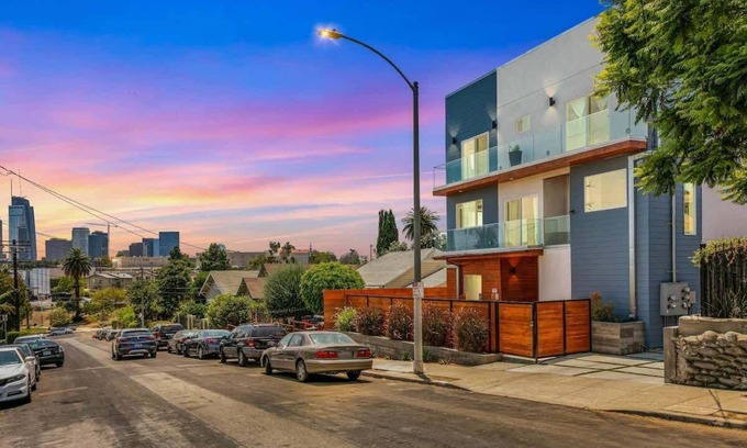 Historic Filipinotown House | Luxe Modern 4/3.5 Townhome + Parking
