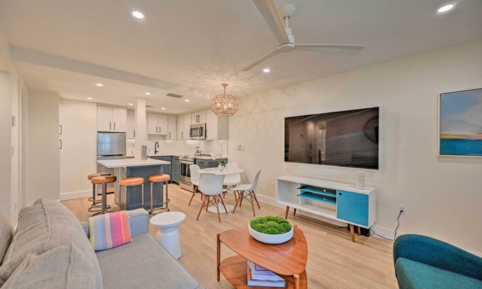 Old Naples Condo | Luxe Naples Escape: Walk to Beach & Downtown!