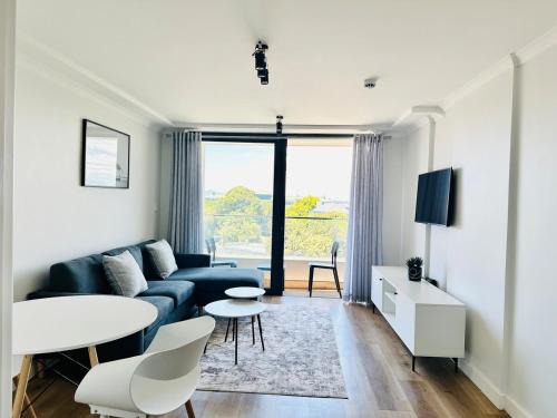 Claremont Apartment | Luxe Newlands Peak apartment 504