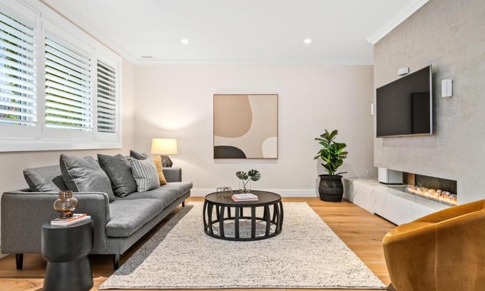 Hampton House | Luxe Parkside Hampton Home