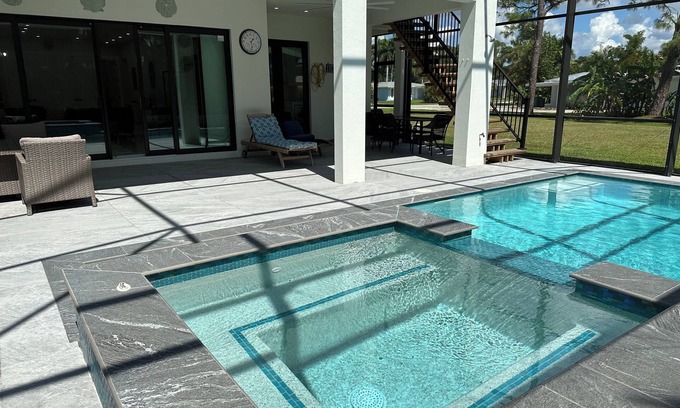 Naples Park House | Luxe Pool-Side 6-bed Villa in Naples Minutes to Vanderbilt Beach and Mercato!