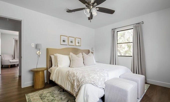 Fredericksburg House | Luxe Poolside Retreat W/sauna-minutes From Downtown!