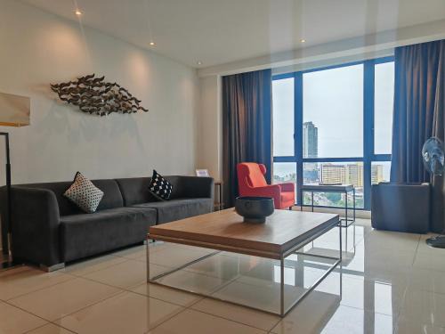 Seri Tanjung Pinang Apartment | Luxe Romance with Seaview & Bathtub - Jazz Suites by Ocean Luxe