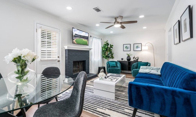 Smyrna House | Luxe Smyrna Home near Braves Stadium