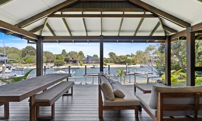 Gold Coast House | Luxe South Stadbroke Island Escape 4 Bed plus Pool