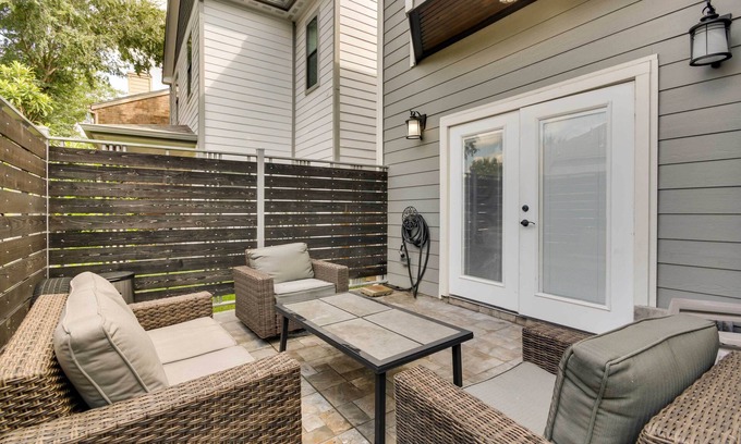Briarforest House | Luxe Southwest Houston Home w/Balconies & Patio!