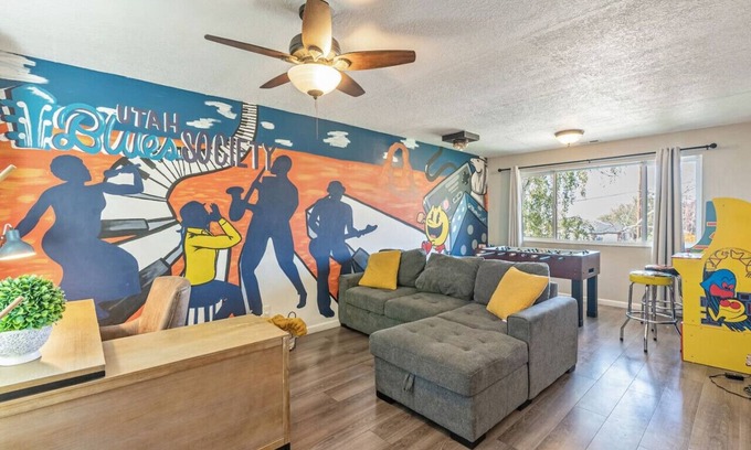 Salt Lake City House | Luxe Sugarhouse View | Massage | Backyard | Arcade