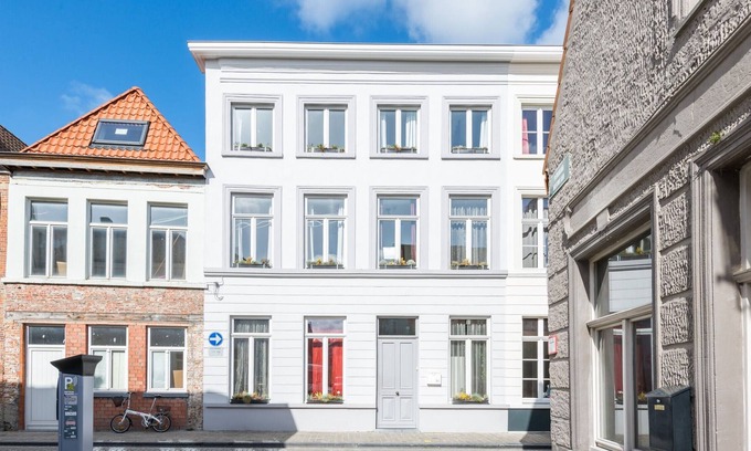 Historical Center Bruges House | Luxe suite in Bruges