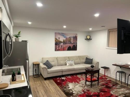 Niagara Falls Apartment | Luxe Townhouse, Niagara Falls