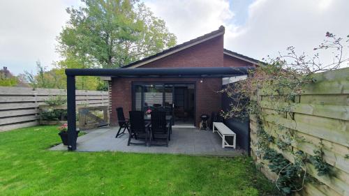 Dirkshorn House | Luxe vakantiebungalow met omheinde tuin voor hond en kinderen