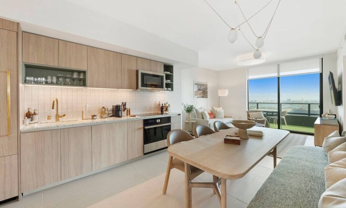 Downtown Miami Apartment | Luxe Waterfront Apartment 3BR/3BA -Walk to Everything