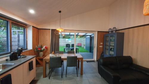 Dirkshorn House | Luxe zomerwoning met omheinde tuin voor hond en kinderen