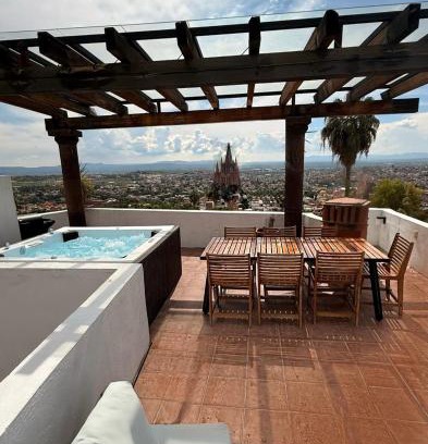 Zona Centro House | LUXO Casa en San Miguel de Allende Centro con Vistas Panorámicas