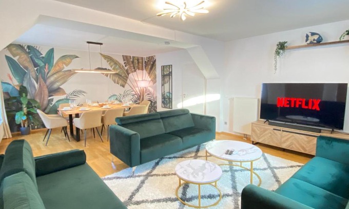 Altstadt Sudwest Apartment | LUXOMES: Tropical Style - Old Town - Central Ingolstadt