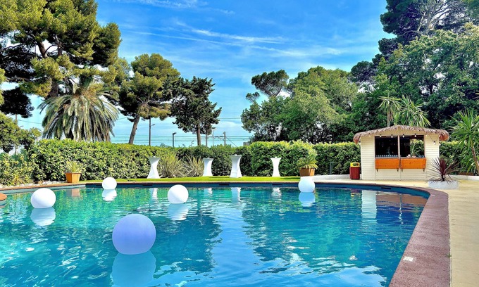 La Croix des Gardes Hotel | Luxotel Cannes