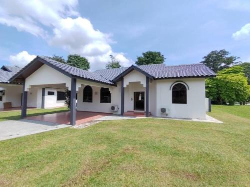 Alor Gajah Villa | Luxpro Pool & Scenic View Villa 217