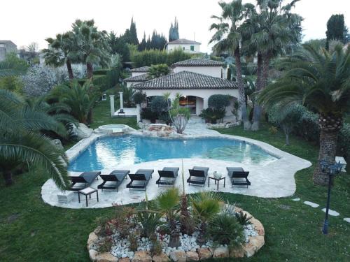 Saint-Paul-de-Vence Villa | Luxueuse villa piscine et jacuzzi