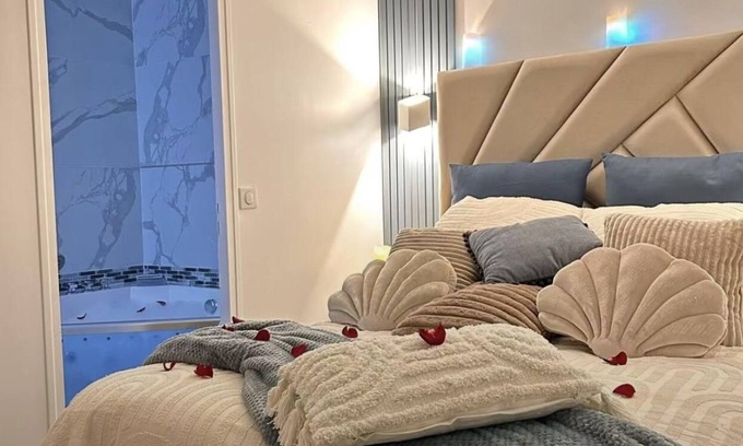 Le Celle-Saint-Cloud Apartment | Luxueux Appartement Jacuzzi Proche de Paris