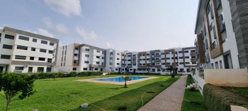 Harhoura Apartment | Luxueux Appartement Familial à Harhoura, Rabat Piscine & Plage à pied