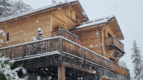 Saint-Etienne-de-Tinee Ski Chalet | Luxueux chalet avec terrasse Auron