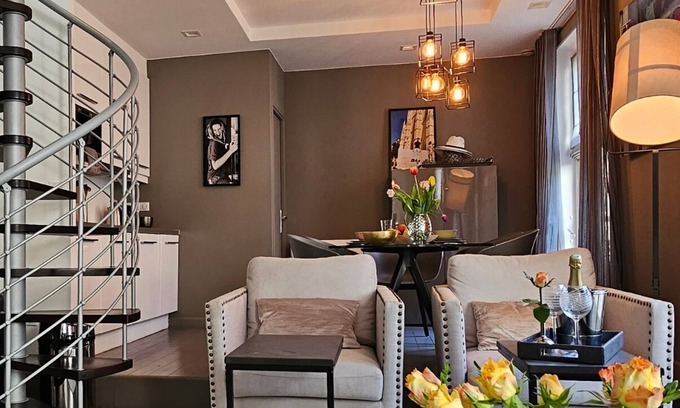 8th Arrondissement Apartment | Luxueux Duplex aux Pieds des Champs-elysées