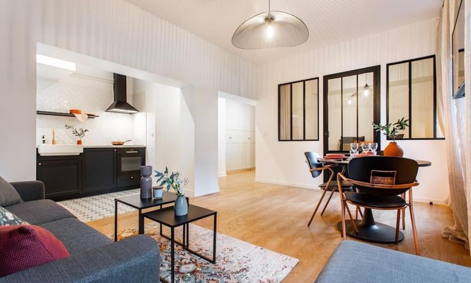 Combat Apartment | Luxuous loft in the jourdains'village-Imhost