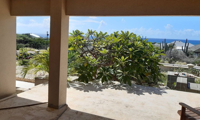 Sero Colorado Villa | Luxureous Villa with pool, ocean view and 2 min from beaches