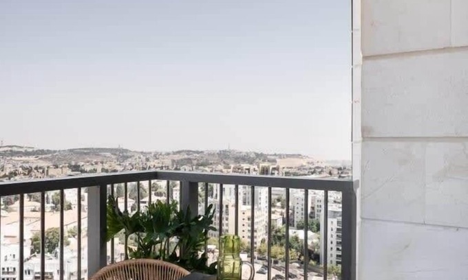 Mea She'arim Condo | Luxurious 16th-Floor Apartment with Panoramic Views in Savyon View Tower, Jerusa