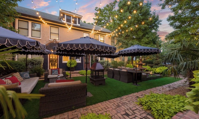 Peak's Suburban Addition Condo | Luxurious 1BR/1BA condo in Dallas’s prestigious Swiss Avenue district, blending historic charm with modern amenities for an unforgettable stay.